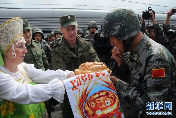 Được người Nga đón tiếp bằng nghi lễ truyền thống